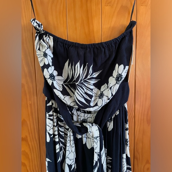 New with tags- Billabong cut out dress with wrap - size small - Picture 6 of 6